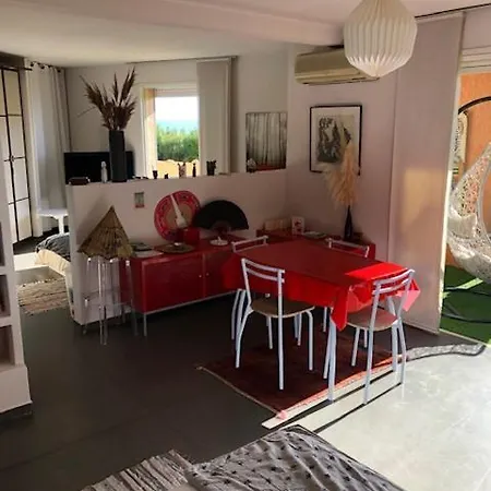 Appartement T2 Sur La Plage Avec Vue Mer, Dans Avec Piscine *