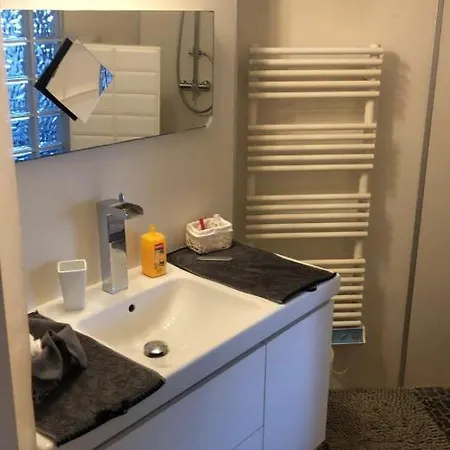 Apartamento T2 Sur La Plage Avec Vue Mer, Dans Avec Piscine