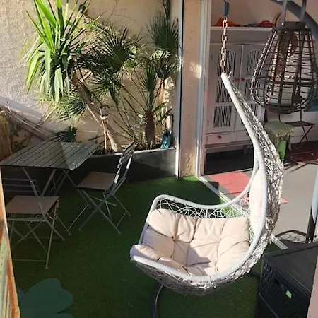 Appartement T2 Sur La Plage Avec Vue Mer, Dans Avec Piscine